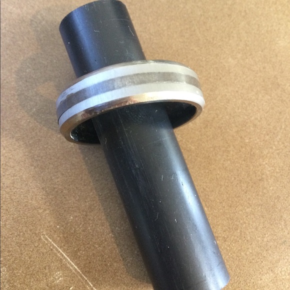 Mens Titanium Ring - Picture 3 of 7